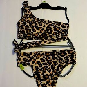 NWOT Animal print bikini 👙 set